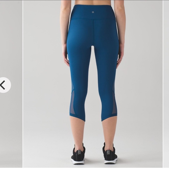 Lululemon Body Con Crop Leggings - Picture 3 of 16